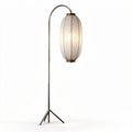 Stalen vloerlamp met stoffen lampenkap en houten details 10 x 10 x 150cm